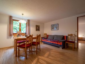 23896424-Ferienwohnung-5-Vandans-300x225-1