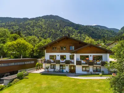 Außenseite Ferienhaus [Sommer]
