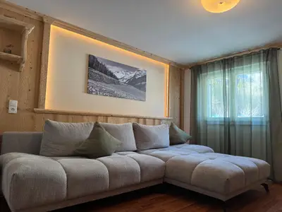 gemütliches Sofa im Wohnzimmer