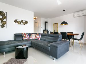 22934987-Ferienwohnung-5-Vantacici-300x225-3