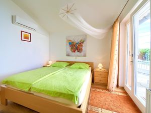 21864649-Ferienwohnung-2-Vantacici-300x225-3