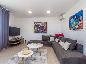 23577737-Ferienwohnung-6-Vantacici-300x225-1