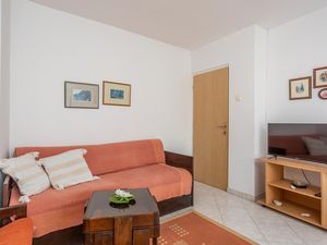 23725851-Ferienwohnung-4-Vantacici-300x225-3