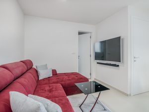 23375320-Ferienwohnung-2-Vantacici-300x225-1