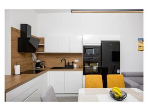 23917166-Ferienwohnung-4-Vantacici-300x225-5