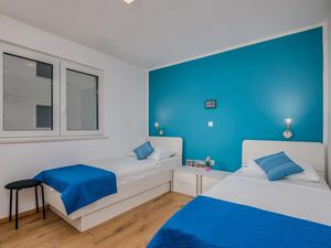 23980558-Ferienwohnung-6-Vantacici-300x225-5