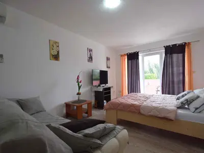 Ferienwohnung für 2 Personen (35 m²) in Rasopasno 7/10