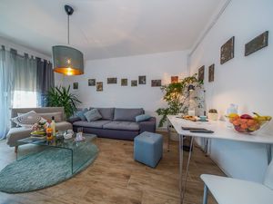 23937678-Ferienwohnung-4-Varazdin-300x225-5