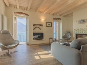 22232263-Ferienwohnung-8-Varenna-300x225-3