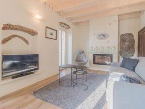 22232263-Ferienwohnung-8-Varenna-300x225-5