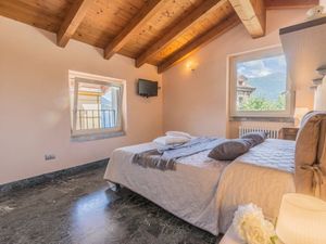 22232535-Ferienwohnung-3-Varenna-300x225-1