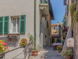 23470842-Ferienwohnung-4-Varenna-300x225-4