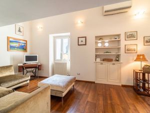 23567991-Ferienwohnung-4-Varenna-300x225-5