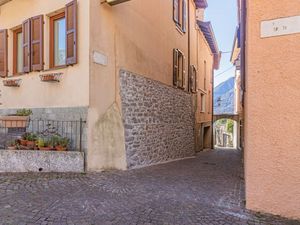 23588653-Ferienwohnung-2-Varenna-300x225-4