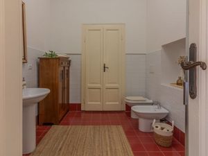 23977178-Ferienwohnung-4-Varenna-300x225-4