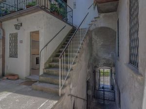 23977178-Ferienwohnung-4-Varenna-300x225-5