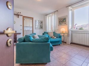 22232445-Ferienwohnung-4-Varenna-300x225-5