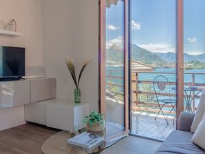 22232297-Ferienwohnung-5-Varenna-300x225-5