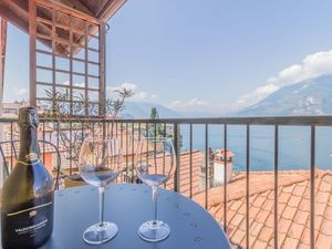 22490917-Ferienwohnung-4-Varenna-300x225-3