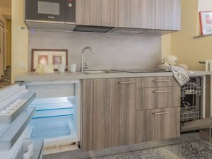 23498486-Ferienwohnung-2-Varenna-300x225-5