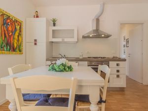 23545241-Ferienwohnung-2-Varenna-300x225-1