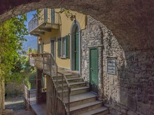 23582237-Ferienwohnung-4-Varenna-300x225-0