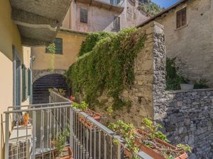 23582237-Ferienwohnung-4-Varenna-300x225-3