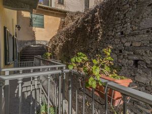 23582237-Ferienwohnung-4-Varenna-300x225-4