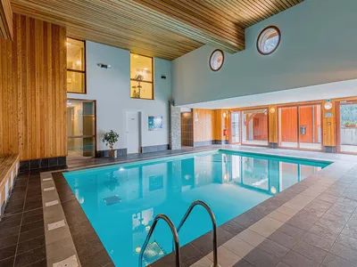 PoolOfHouse