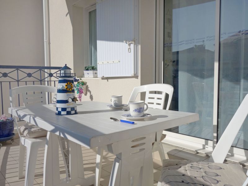 23844867-Ferienwohnung-4-Vaux Sur Mer-800x600-2