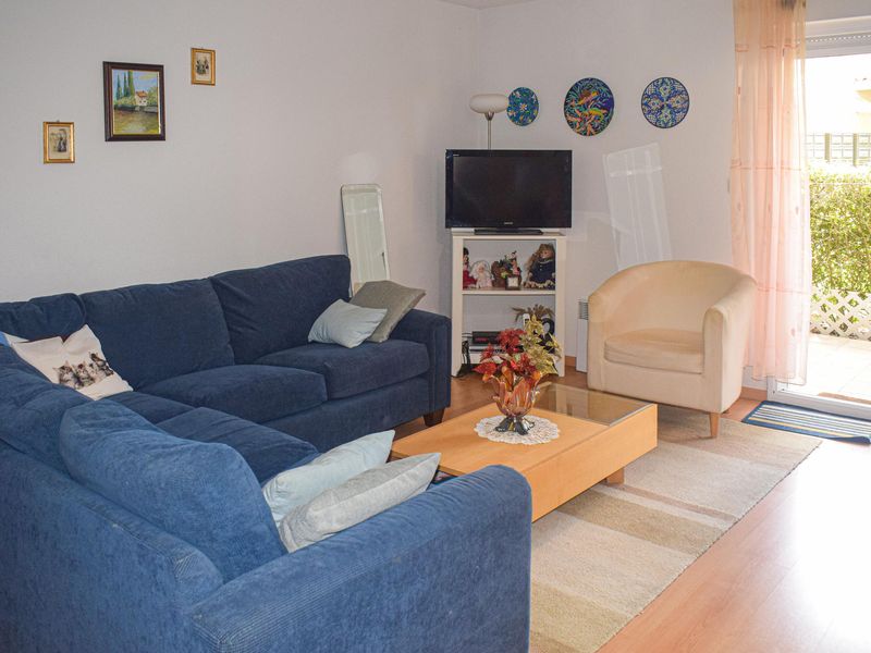 23755098-Ferienwohnung-4-Vaux-sur-Mer-800x600-2