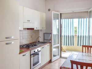 23754960-Ferienwohnung-4-Vecchiano-300x225-3