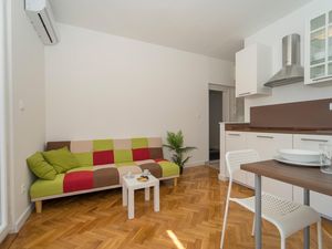 24005315-Ferienwohnung-2-Vela Luka-300x225-5