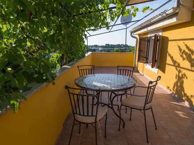 Ferienwohnung für 3 Personen (56 m²) in Veli Lošinj 1/10
