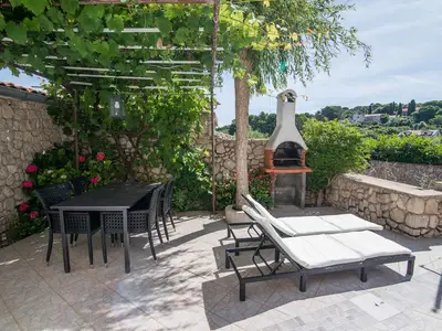 Ferienwohnung für 3 Personen (36 m²) in Veli Lošinj 1/10