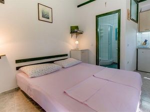 22807549-Ferienwohnung-2-Veli Lošinj-300x225-5