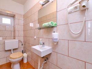 22807621-Ferienwohnung-6-Veli Lošinj-300x225-1