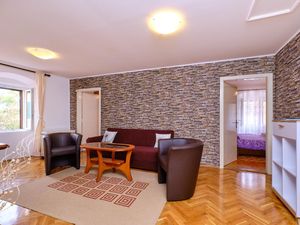 22807621-Ferienwohnung-6-Veli Lošinj-300x225-2