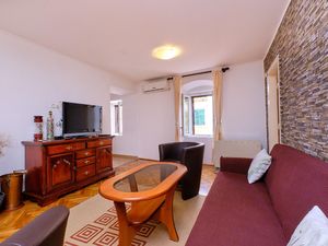 22807621-Ferienwohnung-6-Veli Lošinj-300x225-4