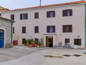 22806803-Ferienwohnung-3-Veli Lošinj-300x225-0