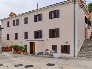 22806803-Ferienwohnung-3-Veli Lošinj-300x225-1