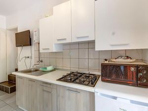 22808705-Ferienwohnung-2-Veli Lošinj-300x225-1