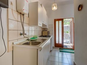 22808705-Ferienwohnung-2-Veli Lošinj-300x225-2