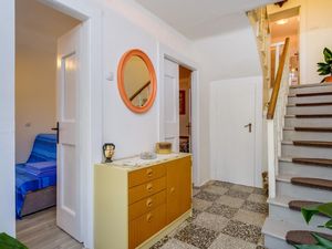 22807303-Ferienwohnung-7-Veli Lošinj-300x225-2