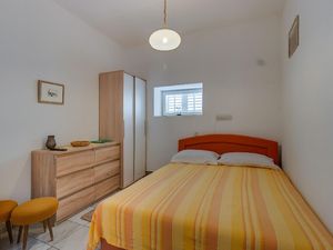 22808705-Ferienwohnung-2-Veli Lošinj-300x225-4