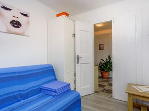 22807303-Ferienwohnung-7-Veli Lošinj-300x225-4