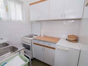 23779426-Ferienwohnung-4-Veli Lošinj-300x225-5