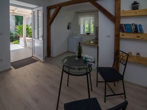 23297436-Ferienwohnung-2-Veli Lošinj-300x225-5