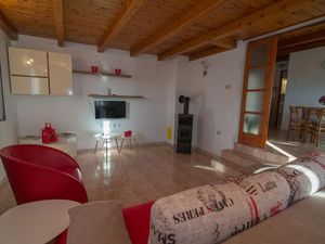 23297594-Ferienwohnung-4-Veli Lošinj-300x225-4