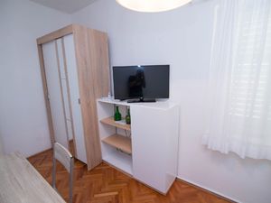 23297630-Ferienwohnung-4-Veli Lošinj-300x225-2